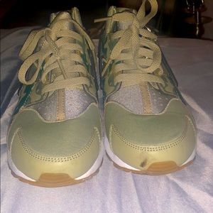 Nike Air Huarache Run Camo Green